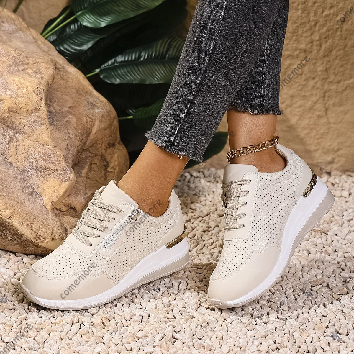 Flexora™ sneakers