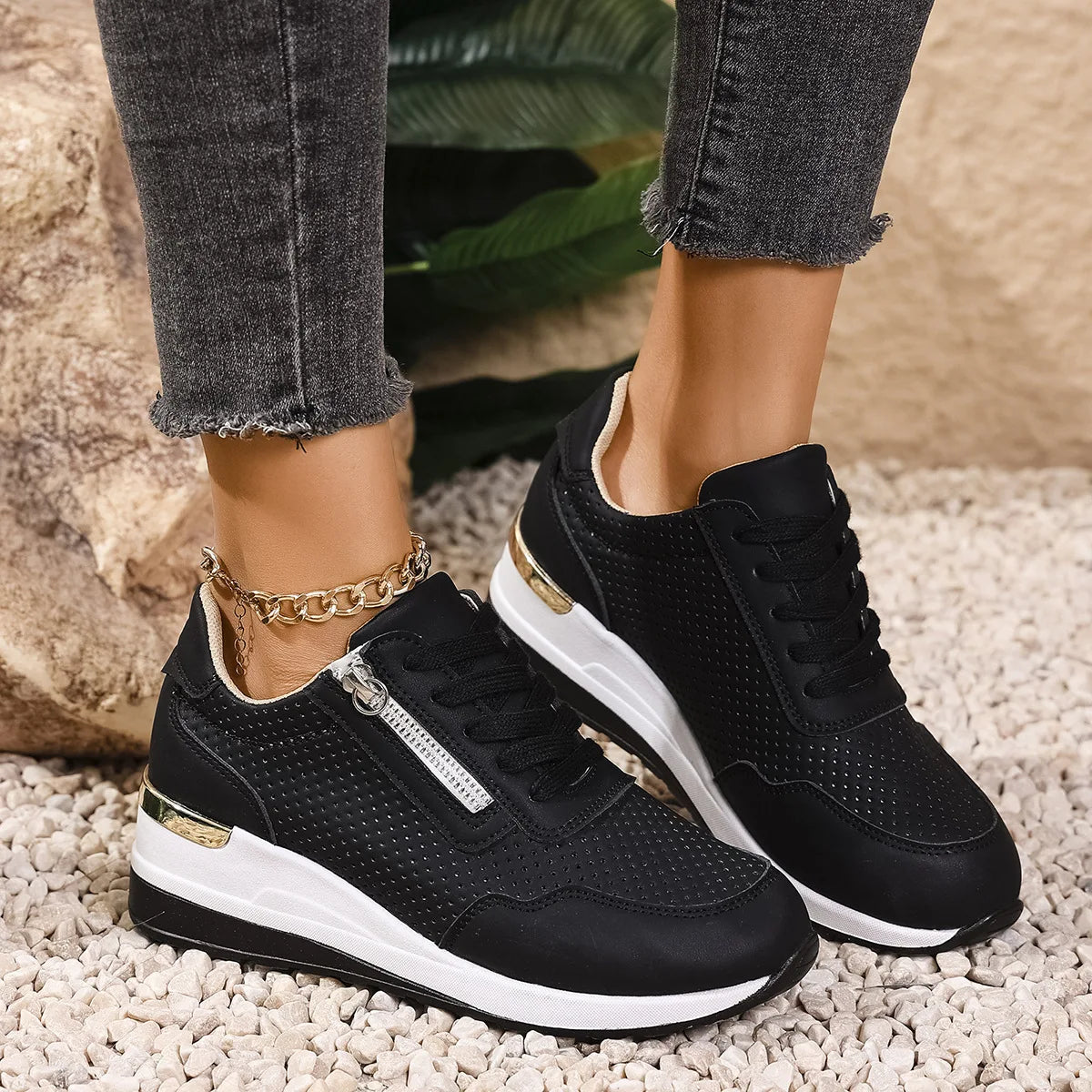 Flexora™ sneakers