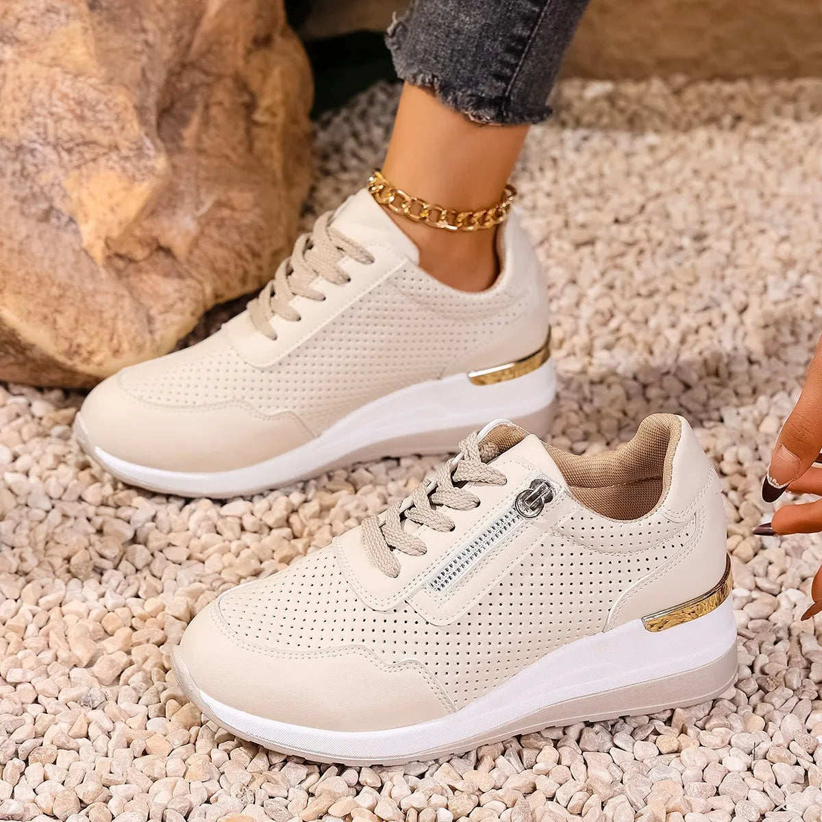 Flexora™ sneakers